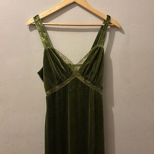 Rihoas green velvet dress size S